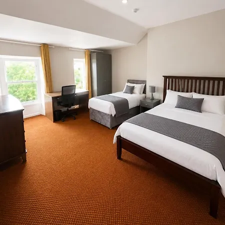 Modern In The Heart Of Room7 Shared *