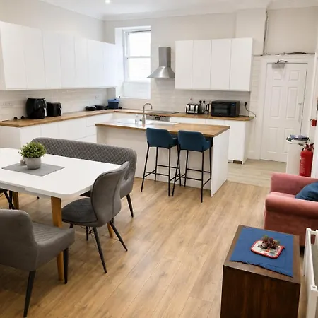 Modern In The Heart Of Room7 Shared * Thurles